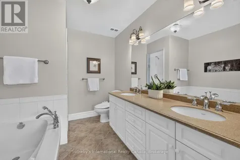 541 Mariners Way Collingwood ON L9Y 5C7