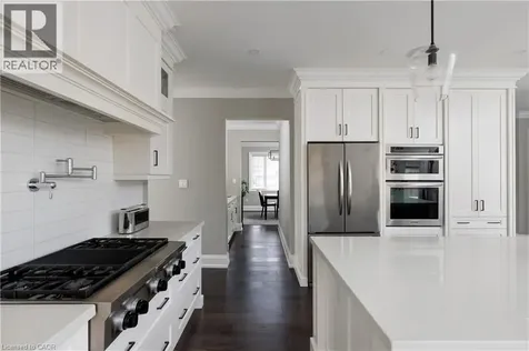 540 Weir Avenue Oakville ON L6L 4X4