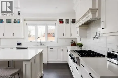 540 Weir Avenue Oakville ON L6L 4X4