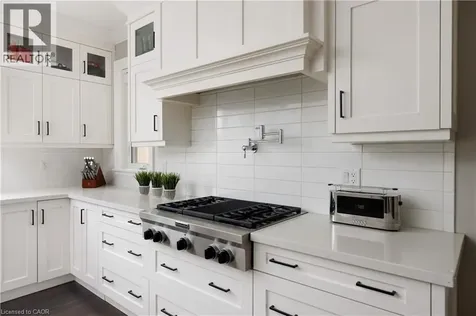 540 Weir Avenue Oakville ON L6L 4X4