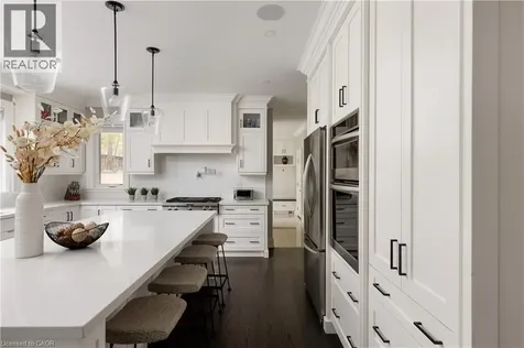 540 Weir Avenue Oakville ON L6L 4X4