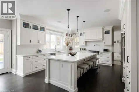 540 Weir Avenue Oakville ON L6L 4X4