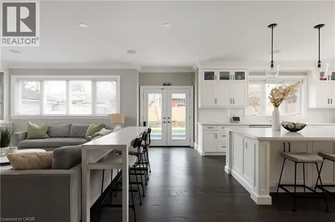 540 Weir Avenue Oakville ON L6L 4X4