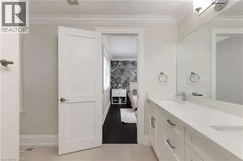 540 Weir Avenue Oakville ON L6L 4X4