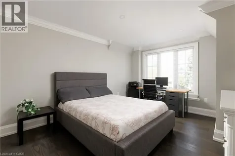 540 Weir Avenue Oakville ON L6L 4X4