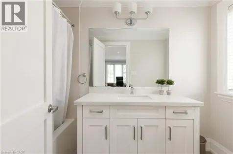 540 Weir Avenue Oakville ON L6L 4X4