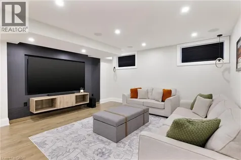 540 Weir Avenue Oakville ON L6L 4X4