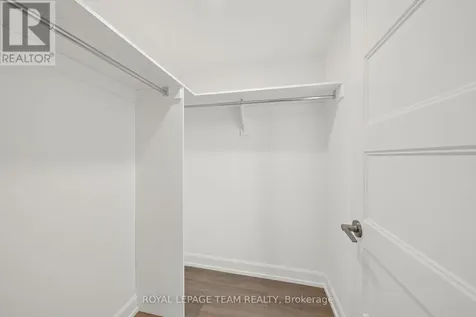 998 Hollington Street Ottawa ON K1Z 6K6