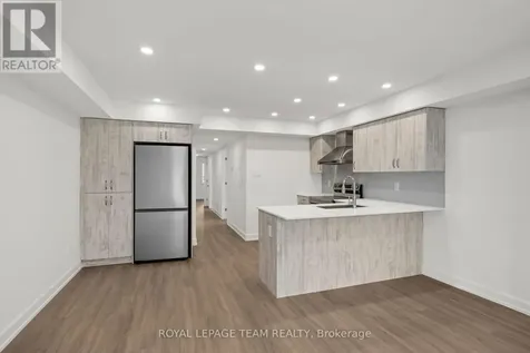 998 Hollington Street Ottawa ON K1Z 6K6