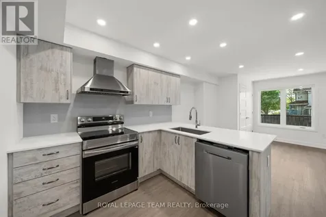 998 Hollington Street Ottawa ON K1Z 6K6