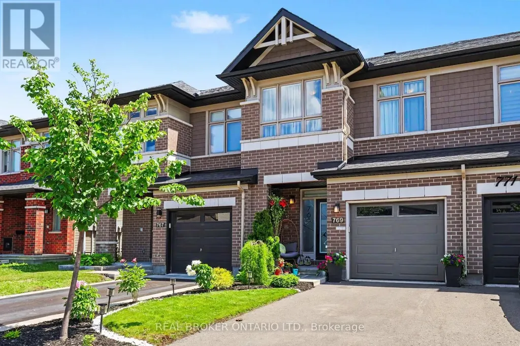 769 Cairn Crescent Ottawa ON K1W 0P4