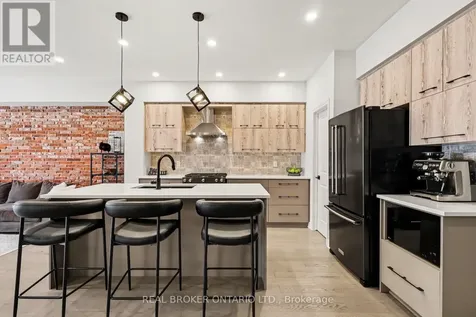 769 Cairn Crescent Ottawa ON K1W 0P4