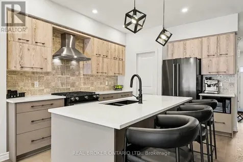 769 Cairn Crescent Ottawa ON K1W 0P4