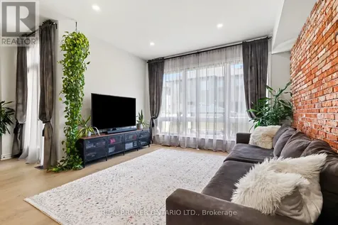 769 Cairn Crescent Ottawa ON K1W 0P4
