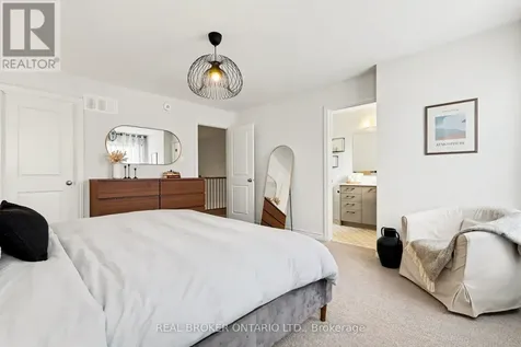 769 Cairn Crescent Ottawa ON K1W 0P4