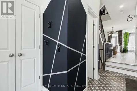 769 Cairn Crescent Ottawa ON K1W 0P4
