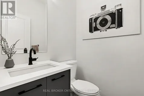 769 Cairn Crescent Ottawa ON K1W 0P4