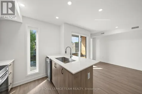 998 Hollington Street Ottawa ON K1Z 7Z9