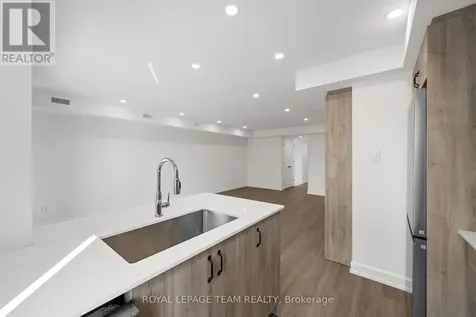 998 Hollington Street Ottawa ON K1Z 7Z9