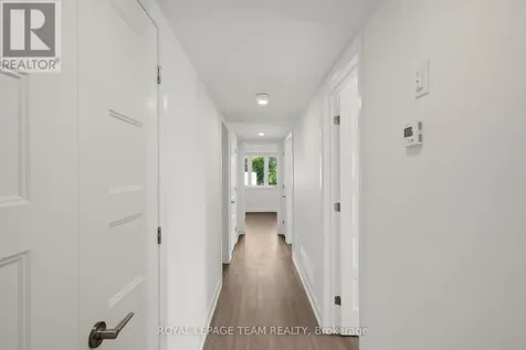 998 Hollington Street Ottawa ON K1Z 7Z9