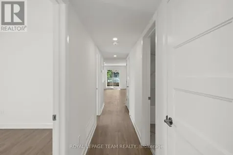 998 Hollington Street Ottawa ON K1Z 7Z9
