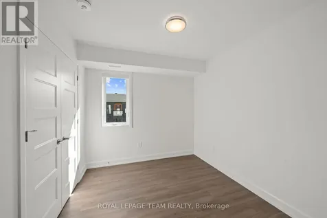 998 Hollington Street Ottawa ON K1Z 7Z9