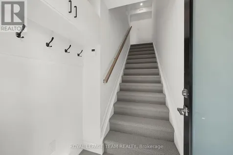 998 Hollington Street Ottawa ON K1Z 7Z9