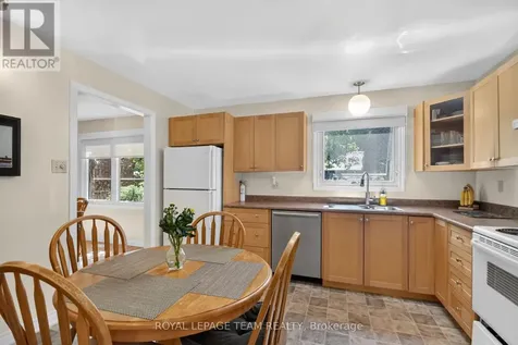3 Haywood Crescent Ottawa ON K2L 2J3