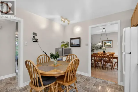3 Haywood Crescent Ottawa ON K2L 2J3