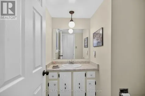 3 Haywood Crescent Ottawa ON K2L 2J3