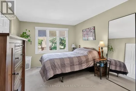 3 Haywood Crescent Ottawa ON K2L 2J3