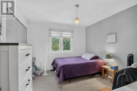 3 Haywood Crescent Ottawa ON K2L 2J3