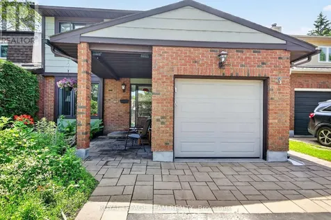 3 Haywood Crescent Ottawa ON K2L 2J3