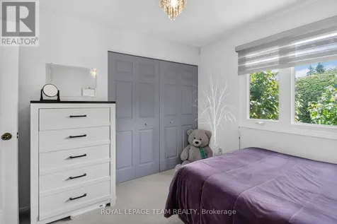 3 Haywood Crescent Ottawa ON K2L 2J3