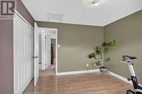 3 Haywood Crescent Ottawa ON K2L 2J3