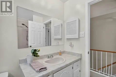 3 Haywood Crescent Ottawa ON K2L 2J3