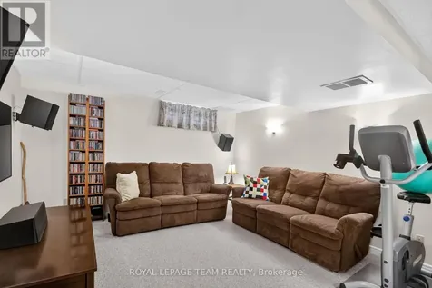 3 Haywood Crescent Ottawa ON K2L 2J3