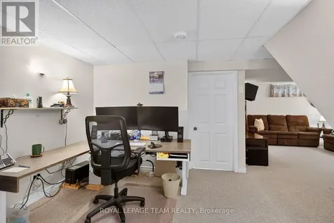 3 Haywood Crescent Ottawa ON K2L 2J3