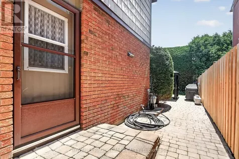 3 Haywood Crescent Ottawa ON K2L 2J3