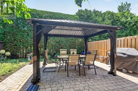 3 Haywood Crescent Ottawa ON K2L 2J3