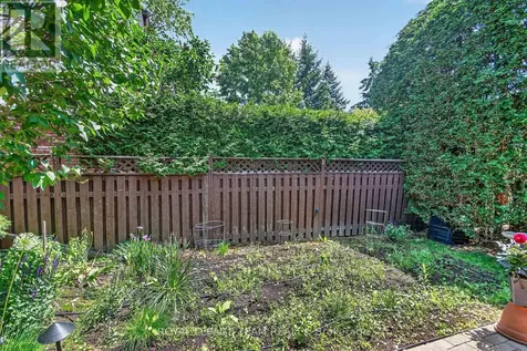 3 Haywood Crescent Ottawa ON K2L 2J3