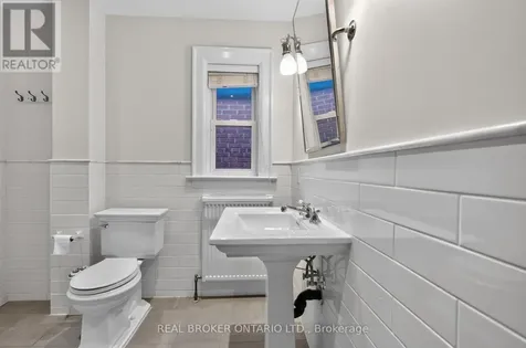 14 Mortimer Avenue Toronto (broadview North) ON M4K 1Z8