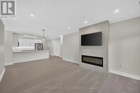 1975 Fountain Grass Drive London South (south B) ON N6K 0M3