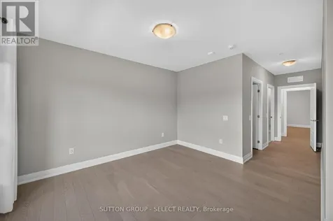 1975 Fountain Grass Drive London South (south B) ON N6K 0M3