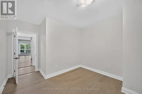 1975 Fountain Grass Drive London South (south B) ON N6K 0M3