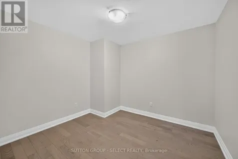 1975 Fountain Grass Drive London South (south B) ON N6K 0M3