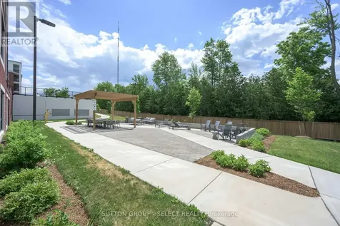 1975 Fountain Grass Drive London South (south B) ON N6K 0M3
