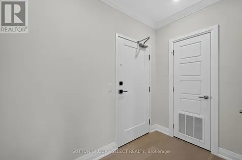 1975 Fountain Grass Drive London South (south B) ON N6K 0M3