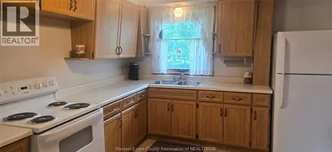 960 Scofield Avenue Windsor ON N9G 1L7