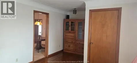 960 Scofield Avenue Windsor ON N9G 1L7